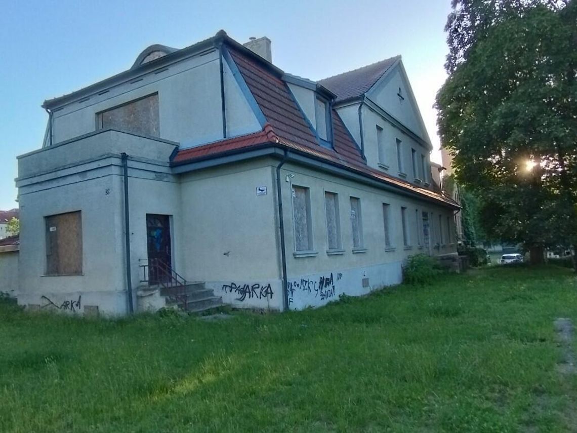 Tczew ponownie sprzedaje zabytkowy dworek przy ul. Piotrowo. Cena wzrosła do 2,2 mln zł Tczew ponownie sprzedaje zabytkowy dworek przy ul. Piotrowo. Cena wzrosła do 2,2 mln zł