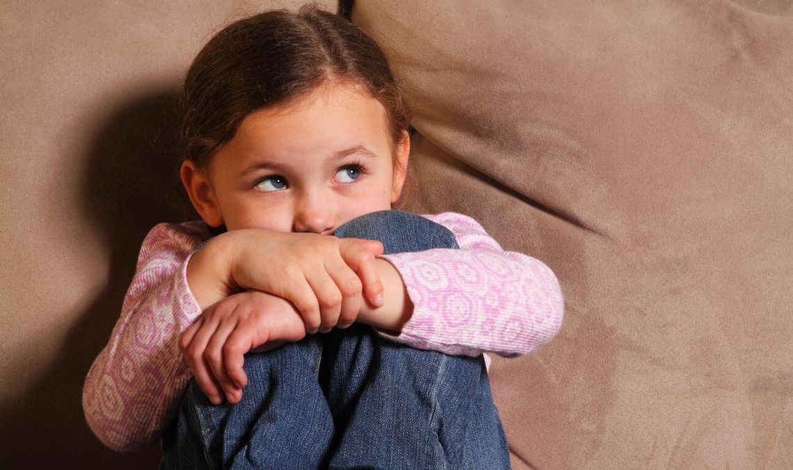 Dzieci w żałobie – zapomniani żałobnicy. Jak szkoła może pomóc? dziecko, żałoba