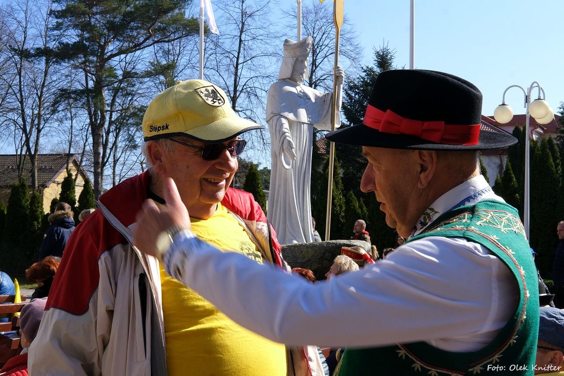 Dzień Jedności Kaszubów we Władysławowie. Kaszubi pokazali jedność i wspólnotę Dzień Jedności Kaszubów we Władysławowie. Kaszubi pokazali jedność i wspólnotę