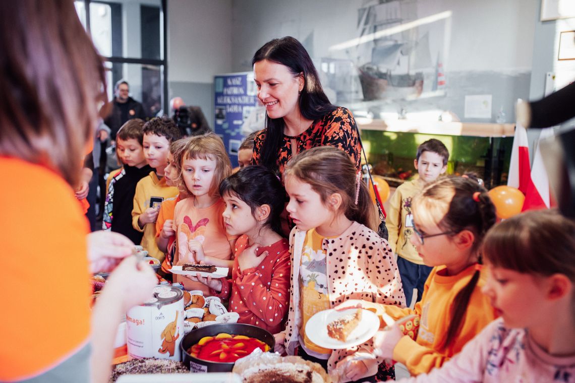 Dzień solidarności z dziećmi, które utraciły bliską osobę. Spotkania z Tumbo w prawie 200 szkołach! Dzień Tumbo