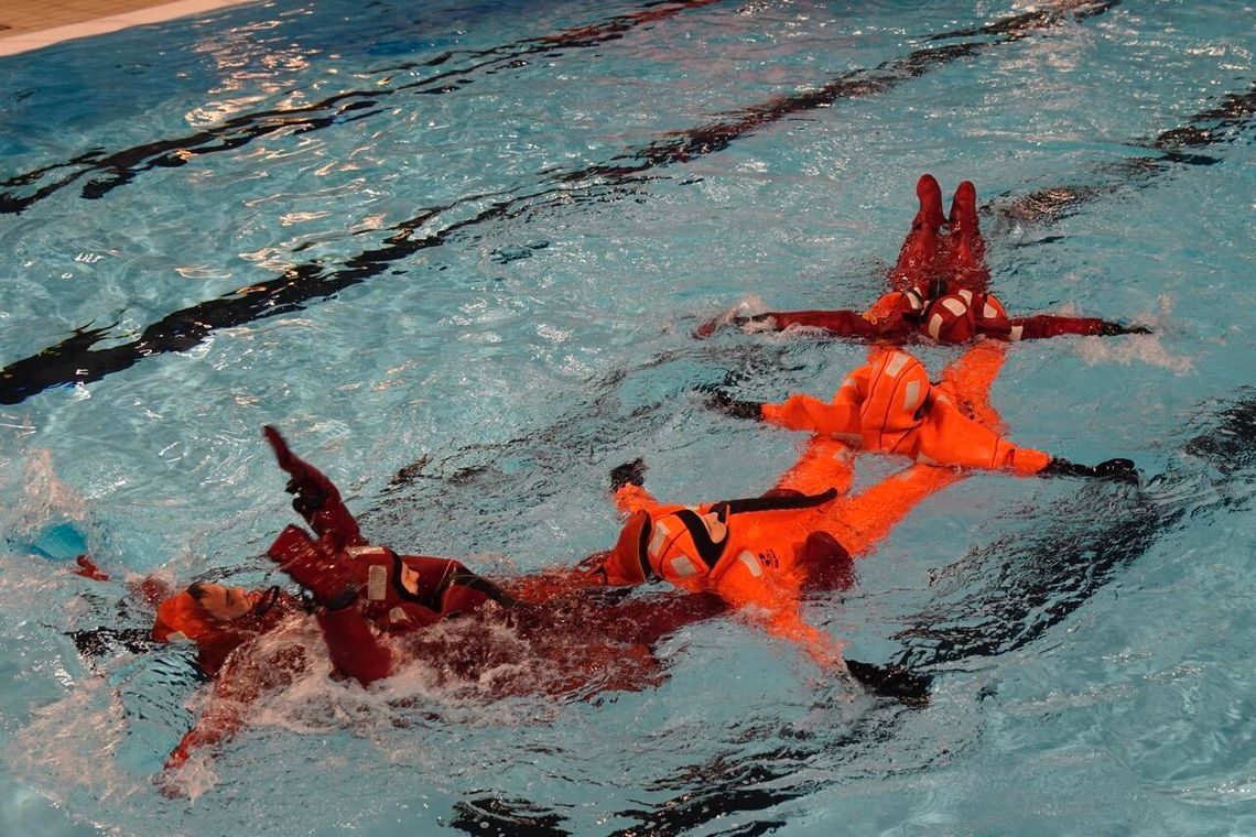 „Echa Heweliusza” w Gdyni. Pokazali, jak naprawdę wygląda ratunek z tonącego statku „Echa Heweliusza”, ćwiczenia, Gdynia 2025