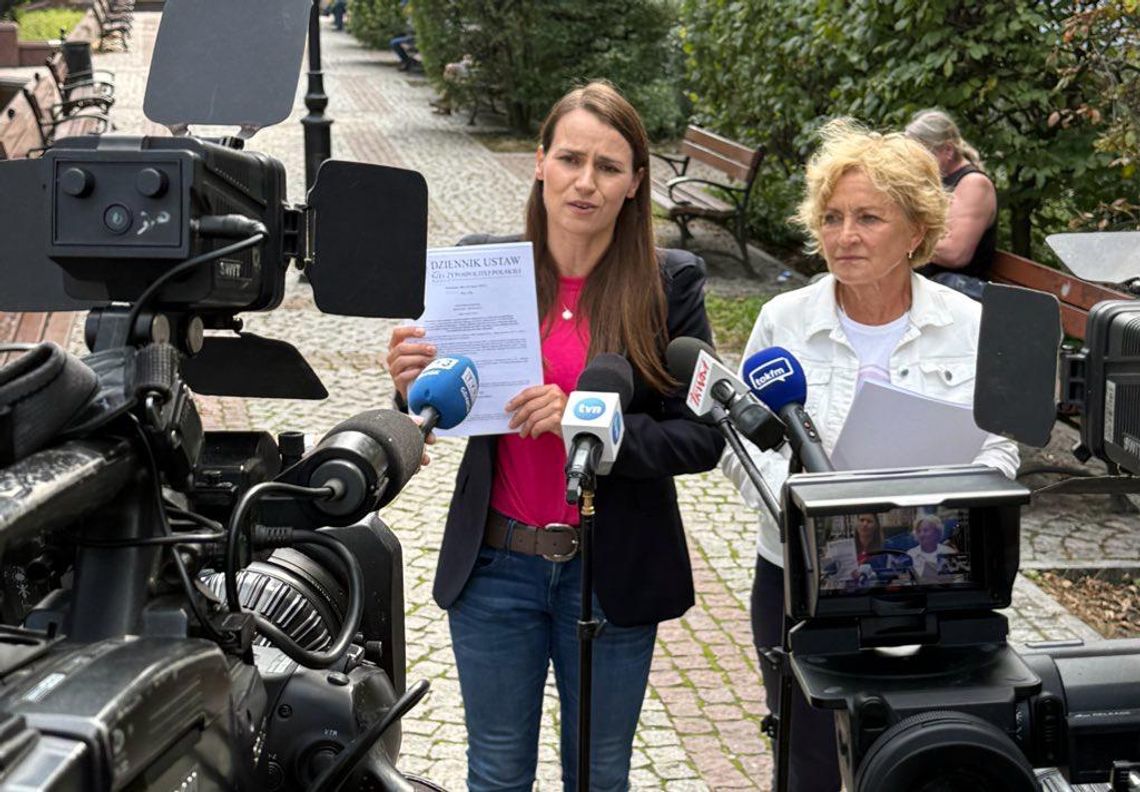 Agnieszka Pomaska i Magdalena Kołodziejczak podczas konferencji prasowej ws. edukacji zdrowotnej