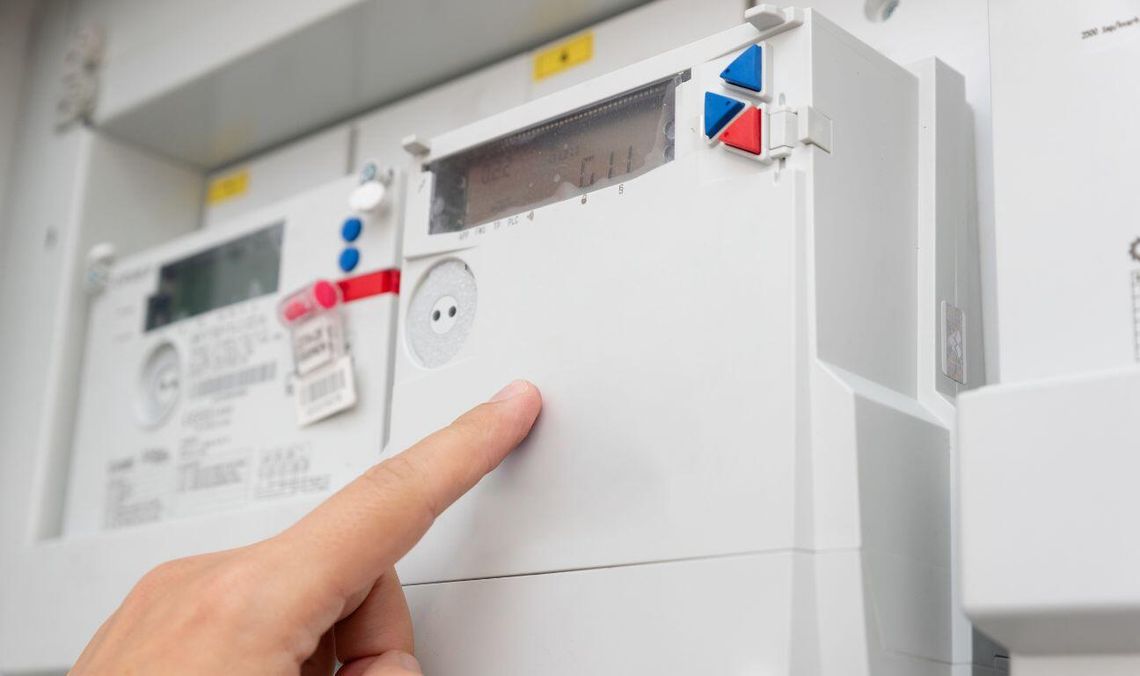 Energa wysyła SMS-y o wyłączeniach prądu. Sprawdź, jak je włączyć licznik prądu, zdjęcie ilustracyjne