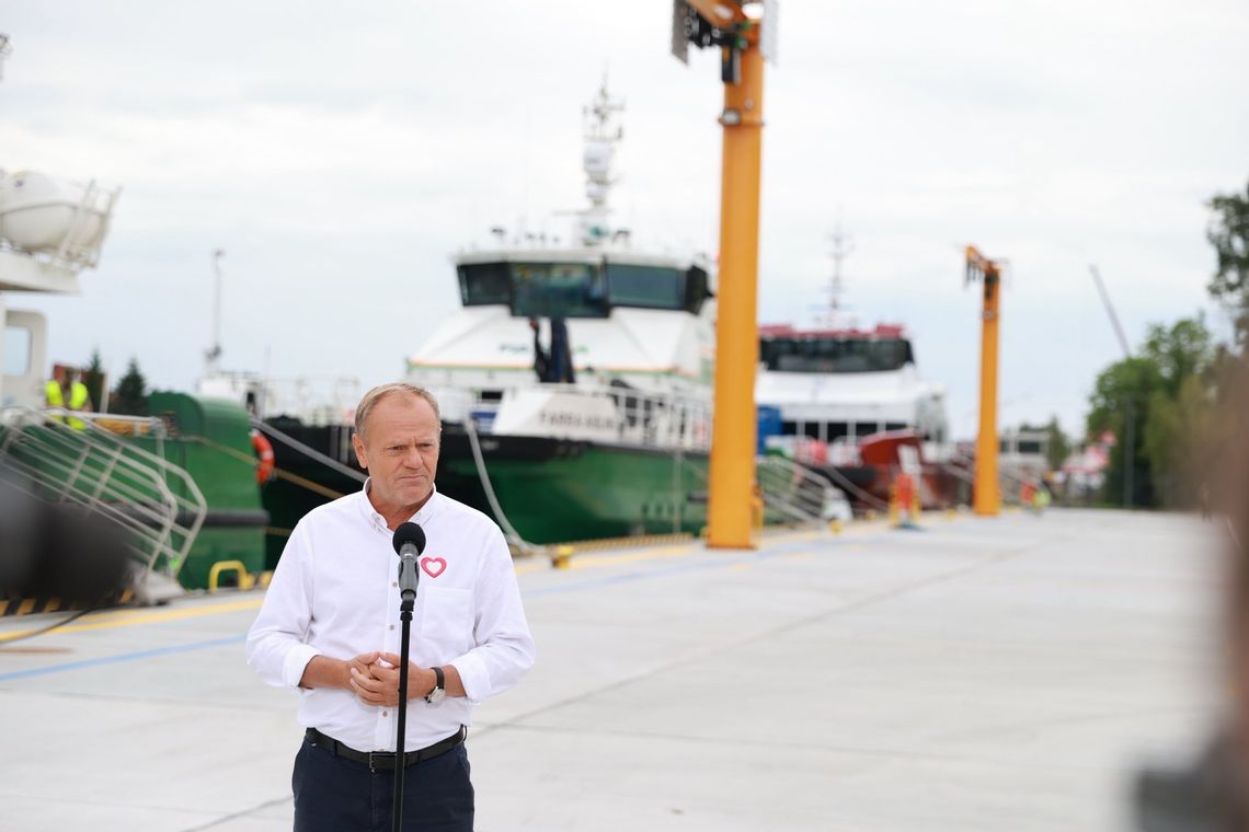 Farma wiatrowa Baltic Power będzie wielka jak Gdynia! Donald Tusk z wizytą w Łebie Farma wiatrowa Baltic Power będzie wielka jak Gdynia! Premier z wizytą w Łebie