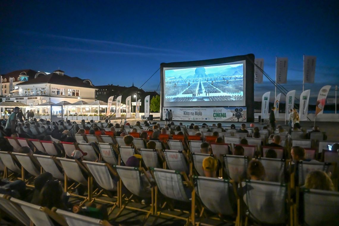 Filmy, zachody słońca i molo. Kino Letnie wróciło do Sopotu Filmy, zachody słońca i molo. Kino Letnie wróciło do Sopotu