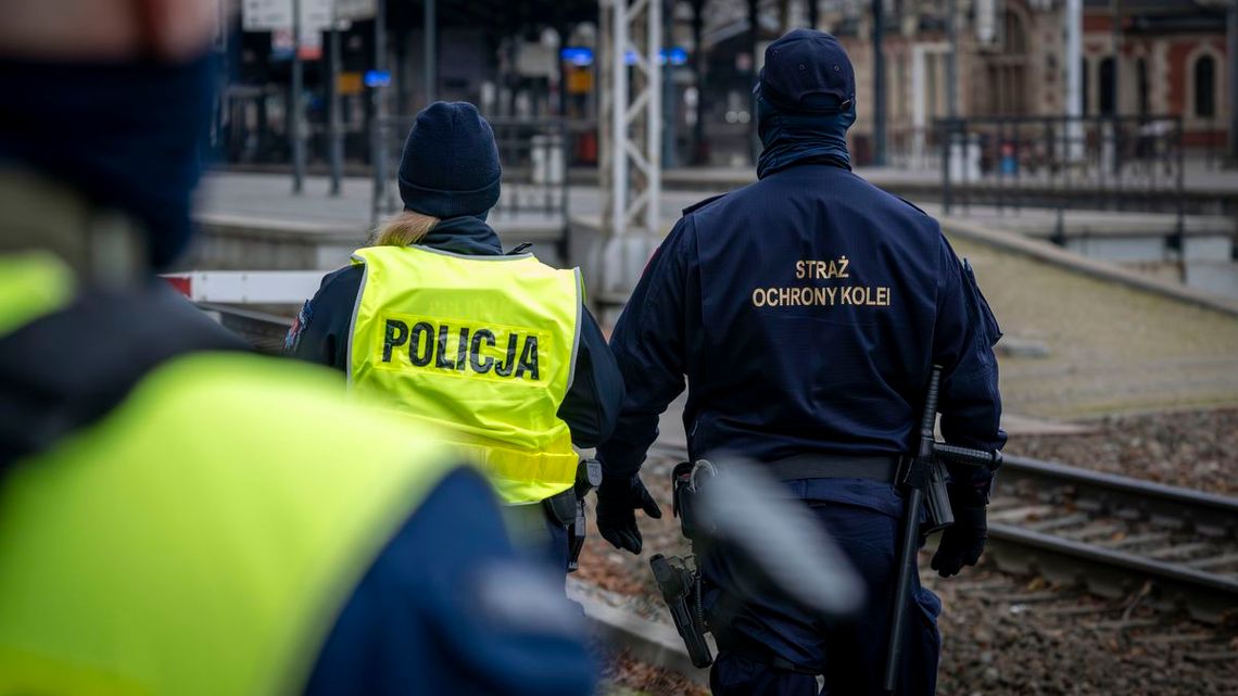 Gdańsk: 29-letni Białorusin spacerował po torach. Był w Polsce nielegalnie, sprawę bada ABW Gdańsk: 29-letni Białorusin spacerował po torach. Sprawę bada ABW