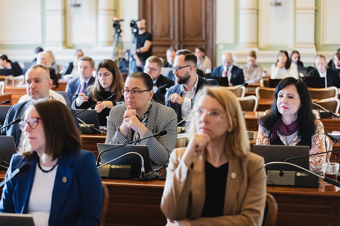 Gdańsk jednogłośnie przeciw Rokowi UPA. Ale o ukraińskie flagi radni się pokłócili Gdańsk jednogłośnie przeciw Rokowi UPA. Ale o ukraińskie flagi radni się pokłócili