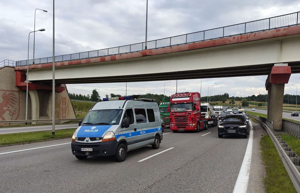 Gdańsk: Kierowca tira z Tczewa zasnął w korku. Wydmuchał dwa promile
