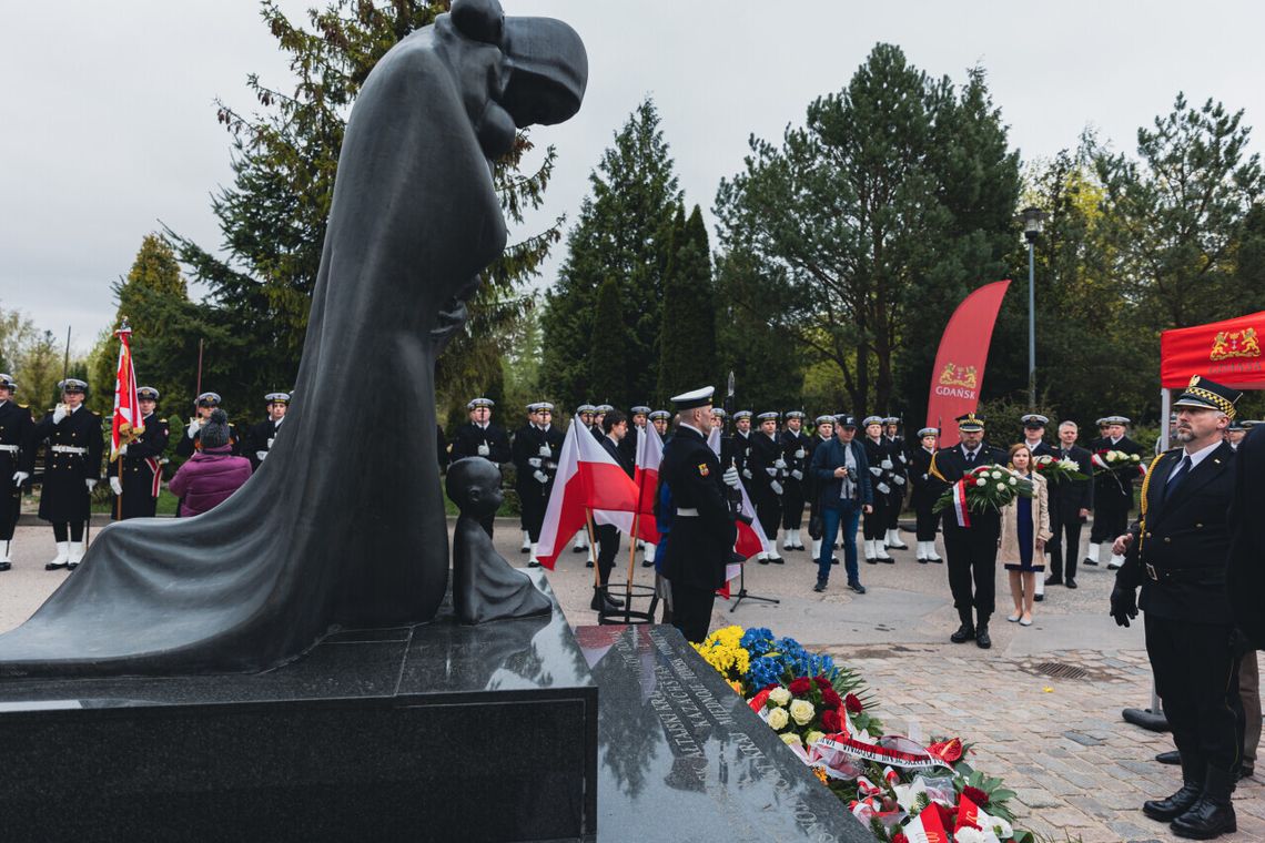 Ofiary Katynia i 84. rocznica masowej zsyłki na Sybir upamiętnione