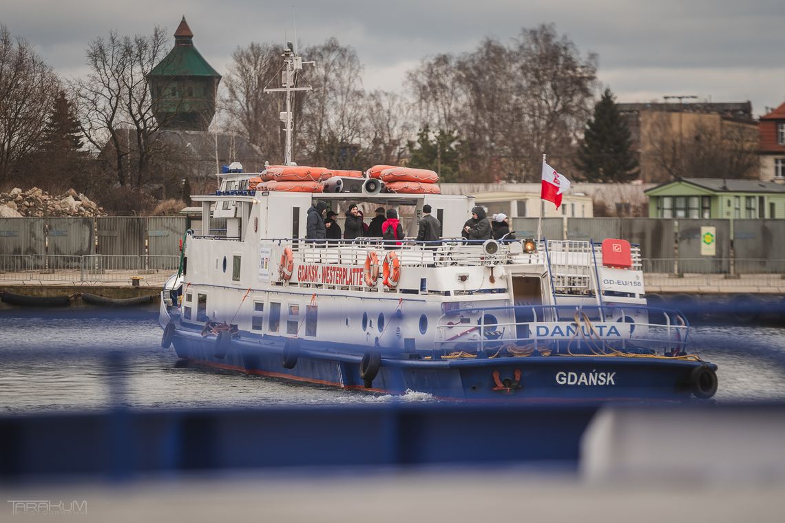 Gdańsk: Przeprawa promowa na Wyspę Portową wzowiona prom przy Moście Siennickim w Gdańsku