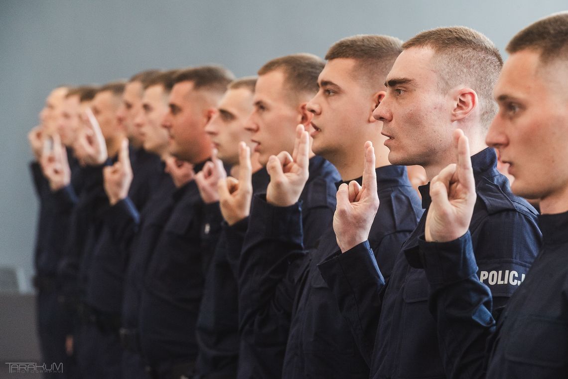 Gdańsk. Ślubowanie wcielonych do służby policjantów