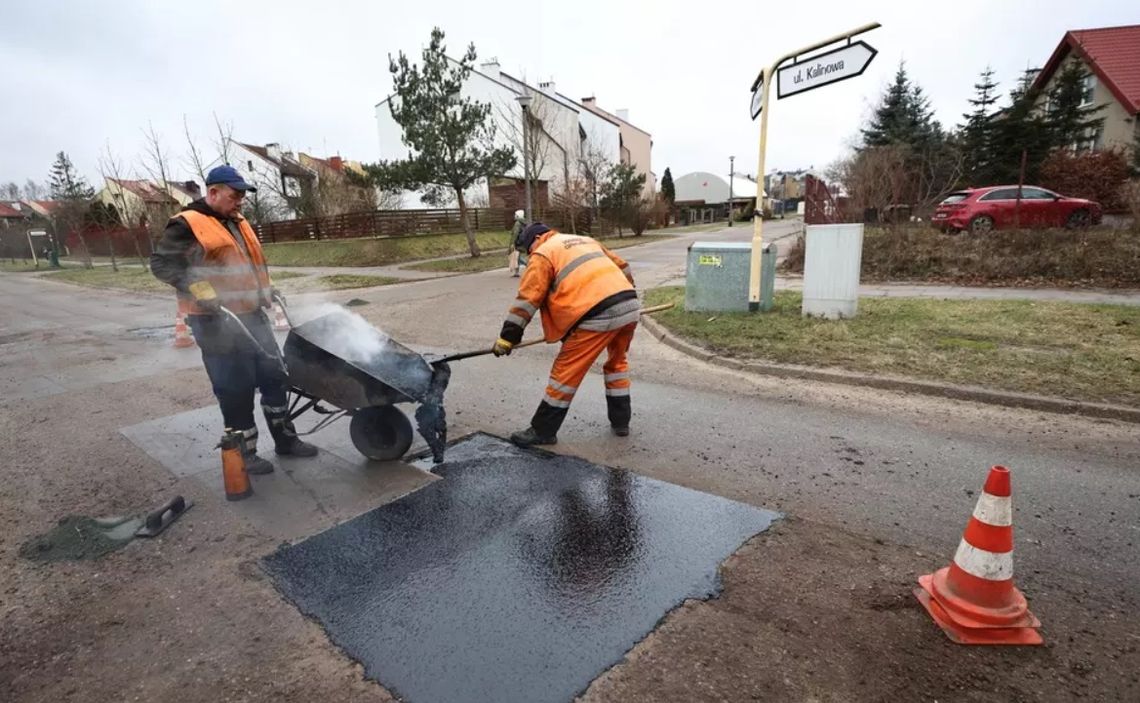 Gdańsk: Ulice jak szwajcarski ser. Trwają naprawy ubytków