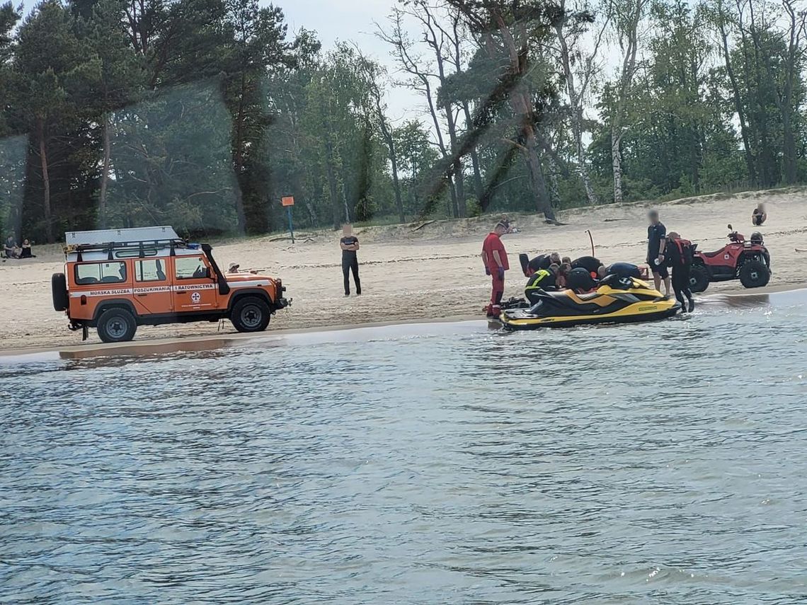 potrącenie mężczyzny skuterem wodnym na Wyspie Sobieszewskiej w Gdańsku