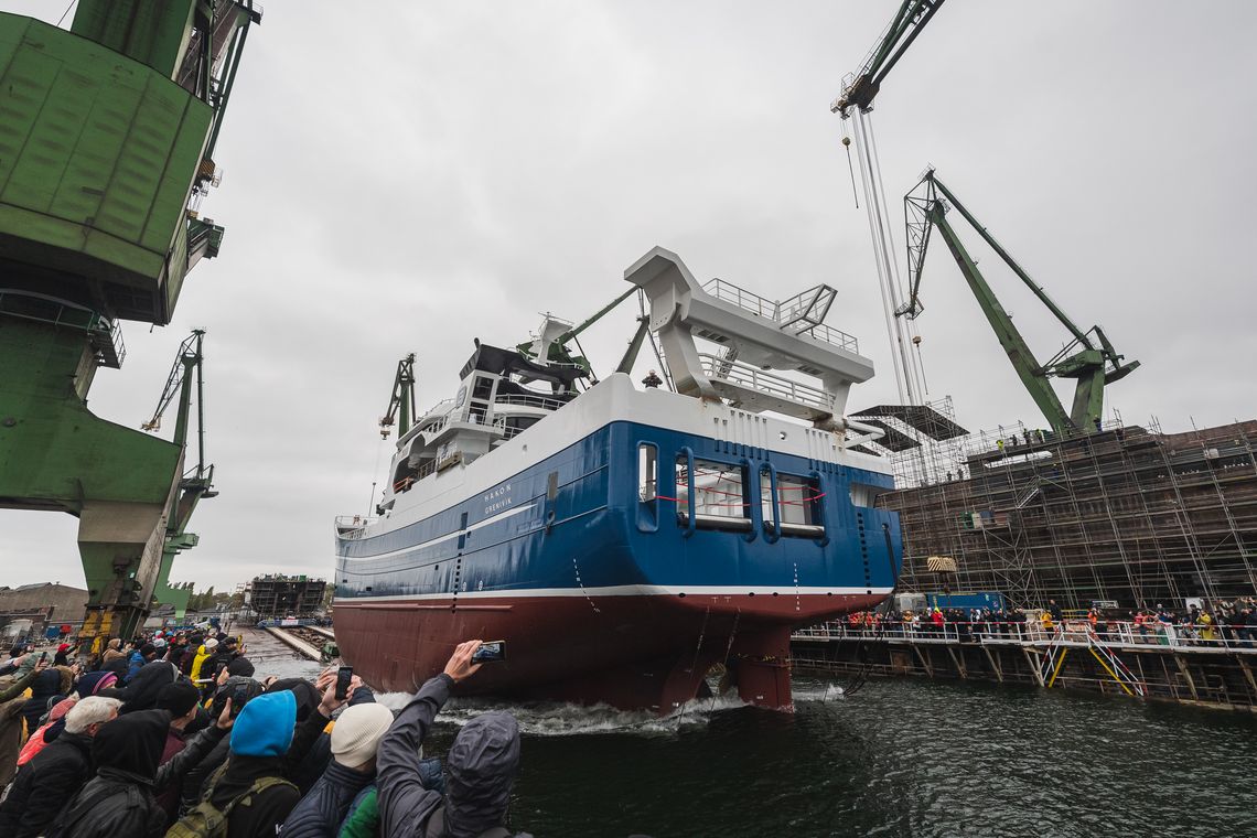 wodowanie trawlera w stoczni Karstensen w Gdańsku