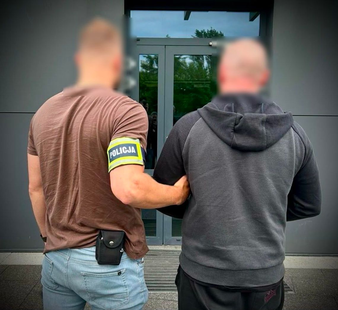 Gdańsk: Za rozlanie cuchnącej cieczy i posiadanie narkotyków grozi mu nawet 10 lat Gdańsk: Za rozlanie cuchnącej cieczy i posiadanie narkotyków grozi mu nawet 10 lat