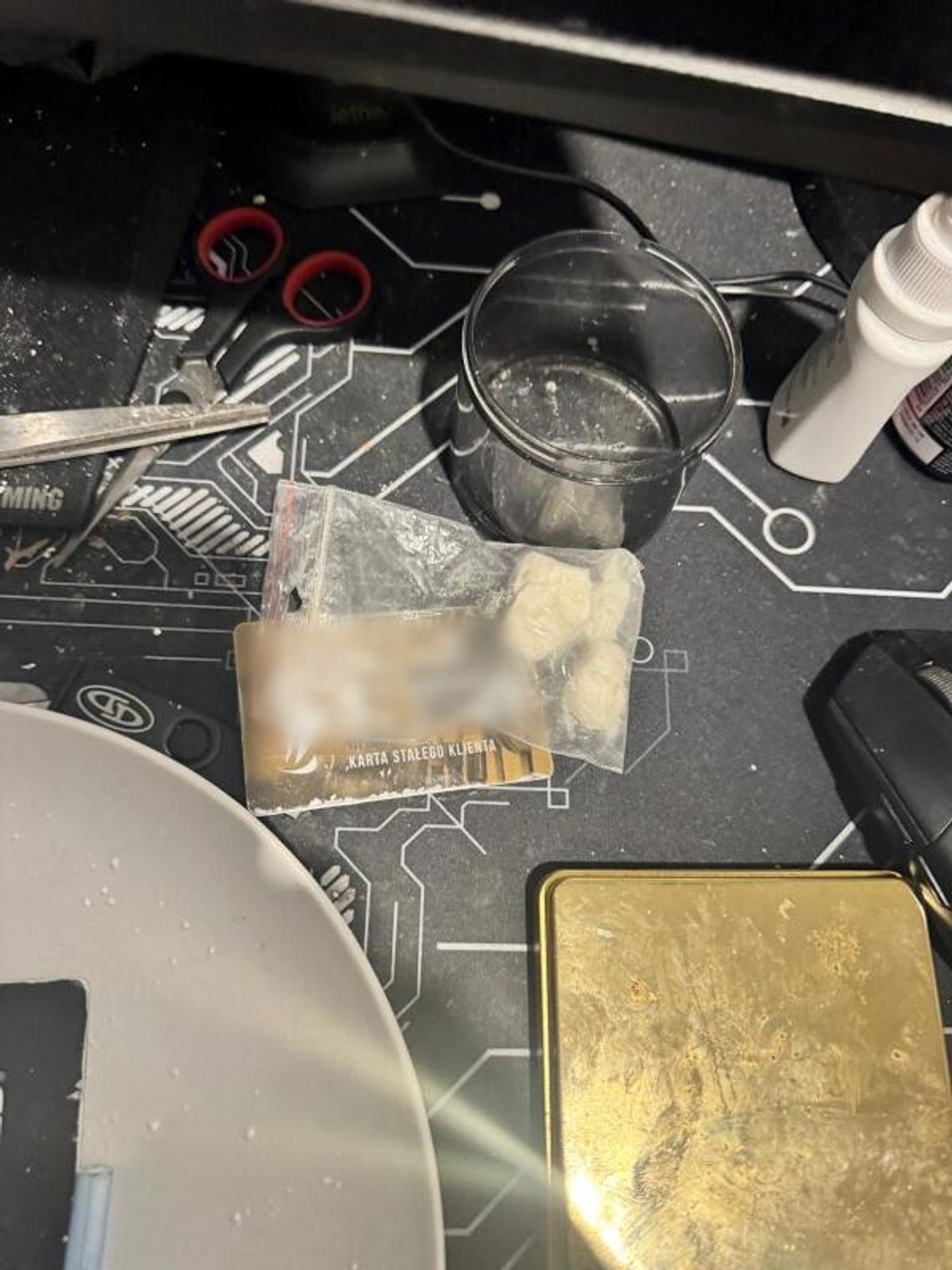 Gdynia: 1,5 kg narkotyków w mieszkaniu. Dwóch 29-latków zatrzymanych zabezpieczone narkotyki, Gdynia