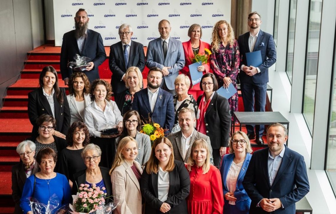 Gdynia nagrodziła 15 pracowników ochrony zdrowia. Medal „Civitas e Mari” dla ministry zdrowia Gdynia nagrodziła 15 pracowników ochrony zdrowia. Medal „Civitas e Mari” dla ministry zdrowia