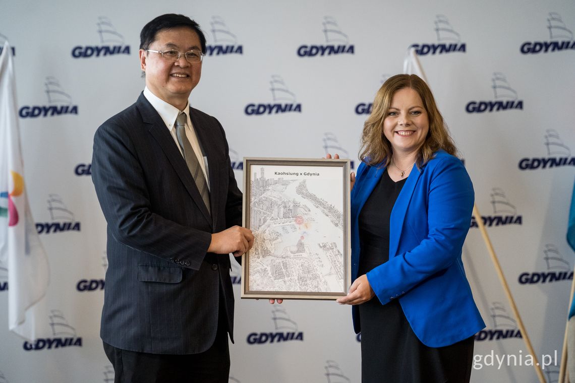 Gdynia podpisała umowę o współpracy z największym portem Tajwanu Gdynia podpisała umowę o współpracy z największym portem Tajwanu