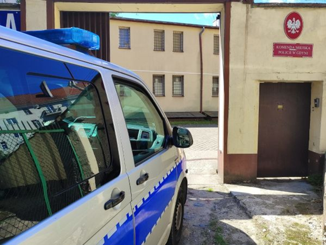 Gdynia: Rozbój z użyciem gazu pieprzowego. Areszt dla trzech mężczyzn zatrzymani po rozboju w Gdyni
