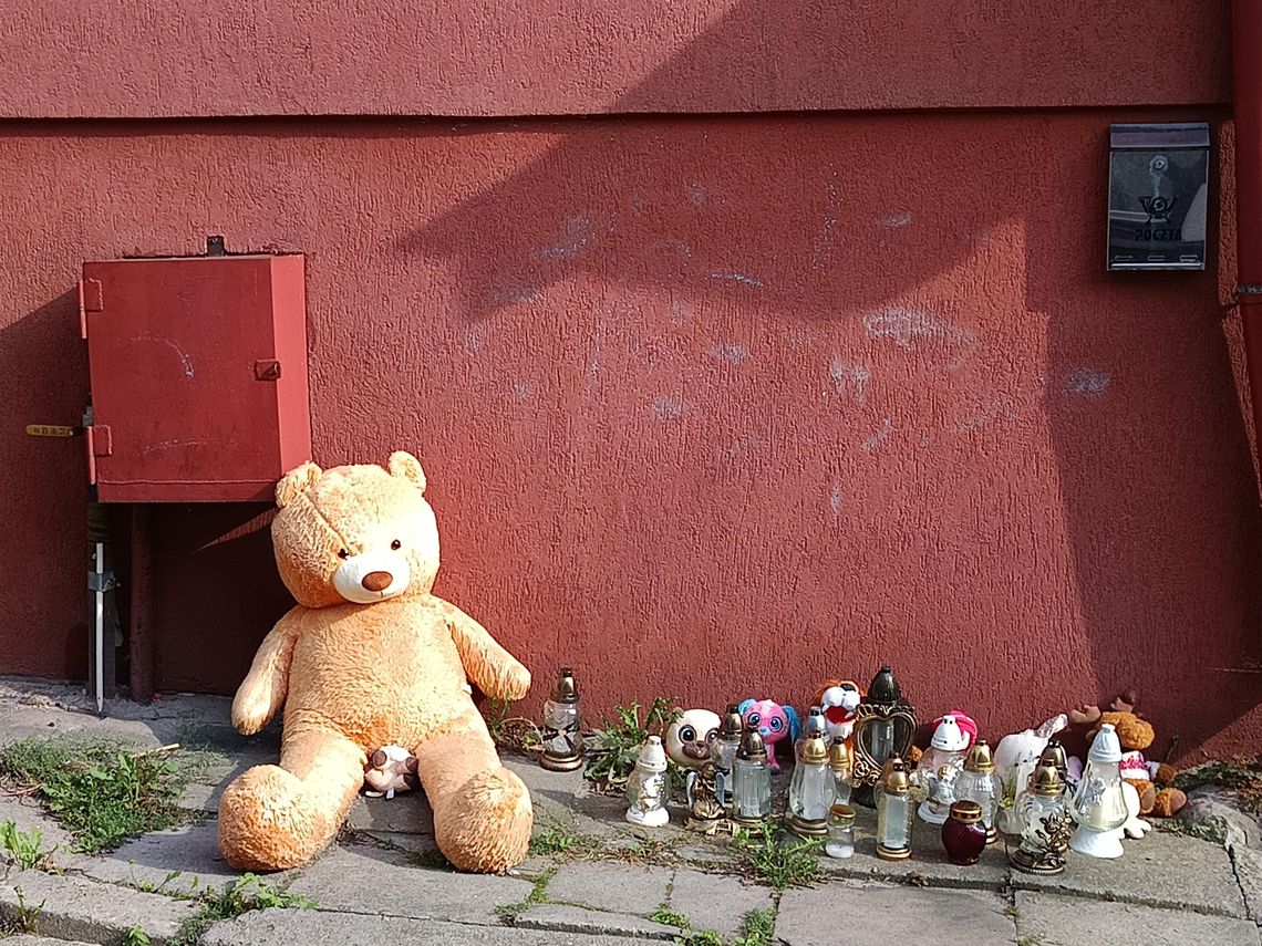 Tragiczny pożar w Gniewie. Zginęły 24-letnia kobieta i jej 11-miesięczna córeczka