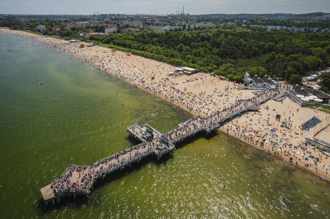 Goście ze Słowacji i Czech mogliby wydłużyć sezon turystyczny nad Bałtykiem. Ale trzeba ich odpowiednio zachęcić molo, Gdańsk-Brzeźno