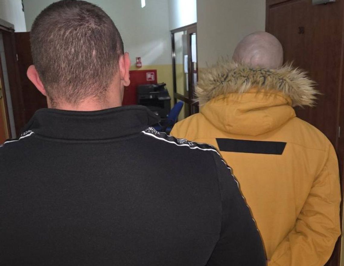 Groził, że ujawni jej intymne zdjęcia i chciał pieniędzy. Szantażysta zatrzymany