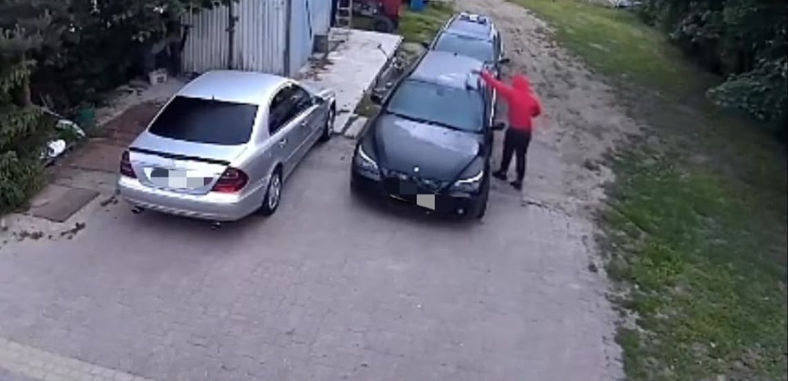 Groził znajomemu, a potem podpalił jego samochód. Wszystko nagrała kamera