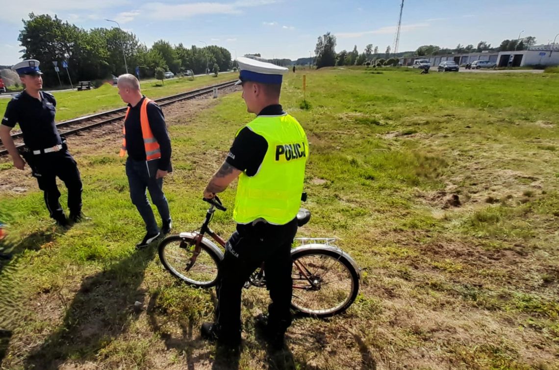 potrącenie rowerzysty na przejeździe kolejowym w Łubianie