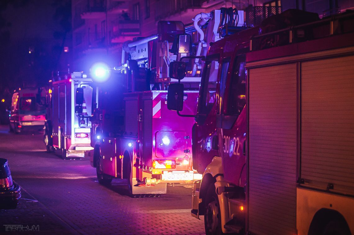 Groźny pożar w Słupsku. Ranny mężczyzna, ewakuowano 32 osoby Groźny pożar w Słupsku. Ranny mężczyzna, ewakuowano 32 osoby