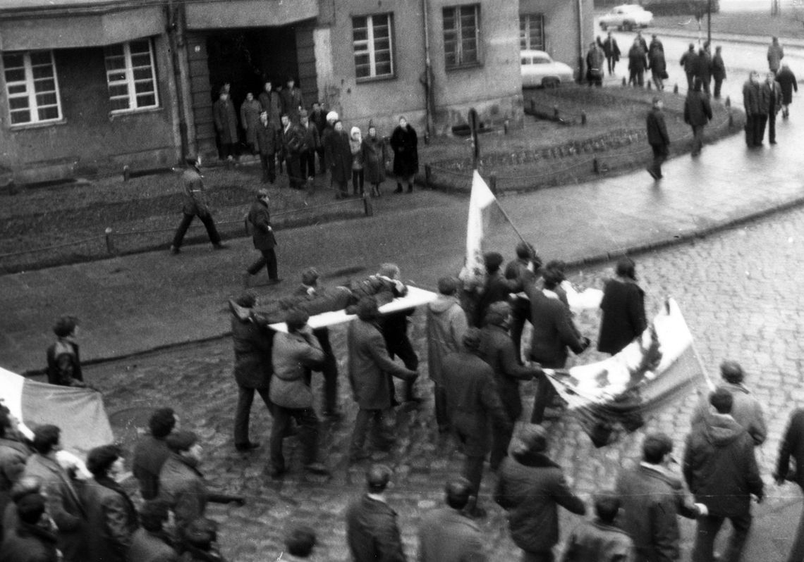 Grudzień '70. „To była wojna wypowiedziana robotnikom”