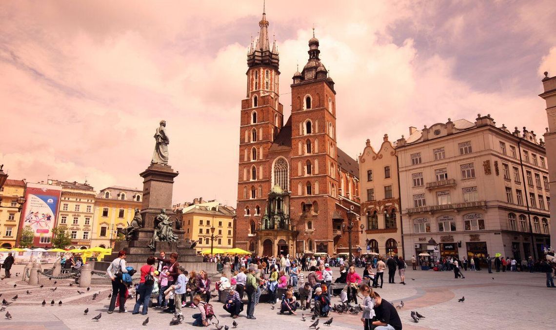 GUS policzył Polskę na nowo. W kraju przebywa prawie 39 mln osób, nie 37,3 mln GUS policzył Polskę na nowo. W kraju przebywa prawie 39 mln osób, nie 37,3 mln