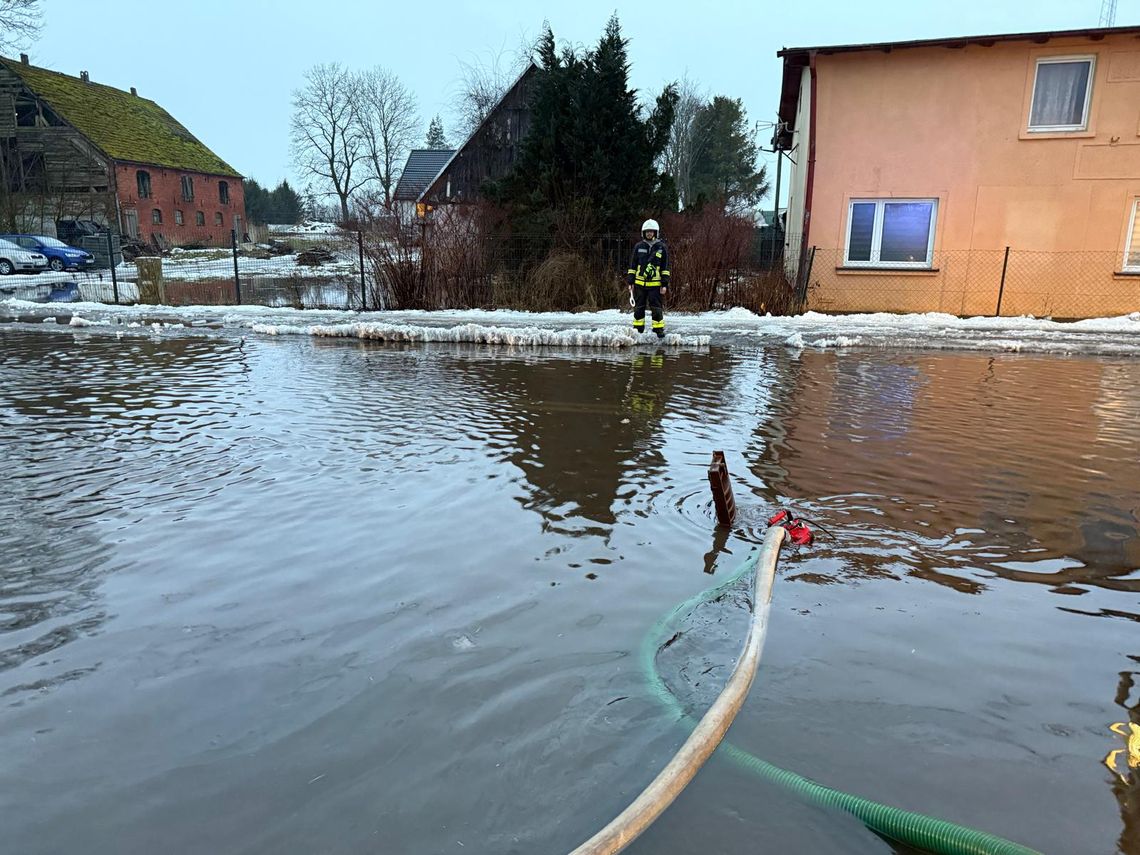 Gwałtowne roztopy na Pomorzu. Setki interwencji straży pożarnej w całym regionie
