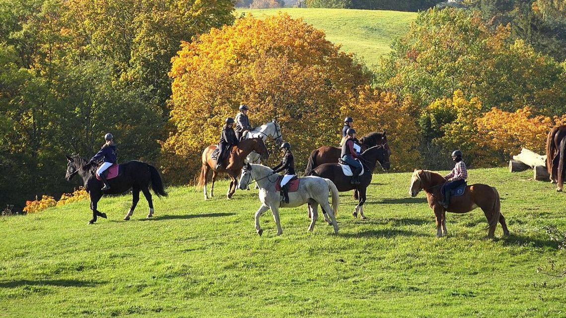 Hubertus 2025 już w sobotę. To największe w regionie święto jeździecko-myśliwskie Hubertus 2024 w Stadninie Koni Kolano