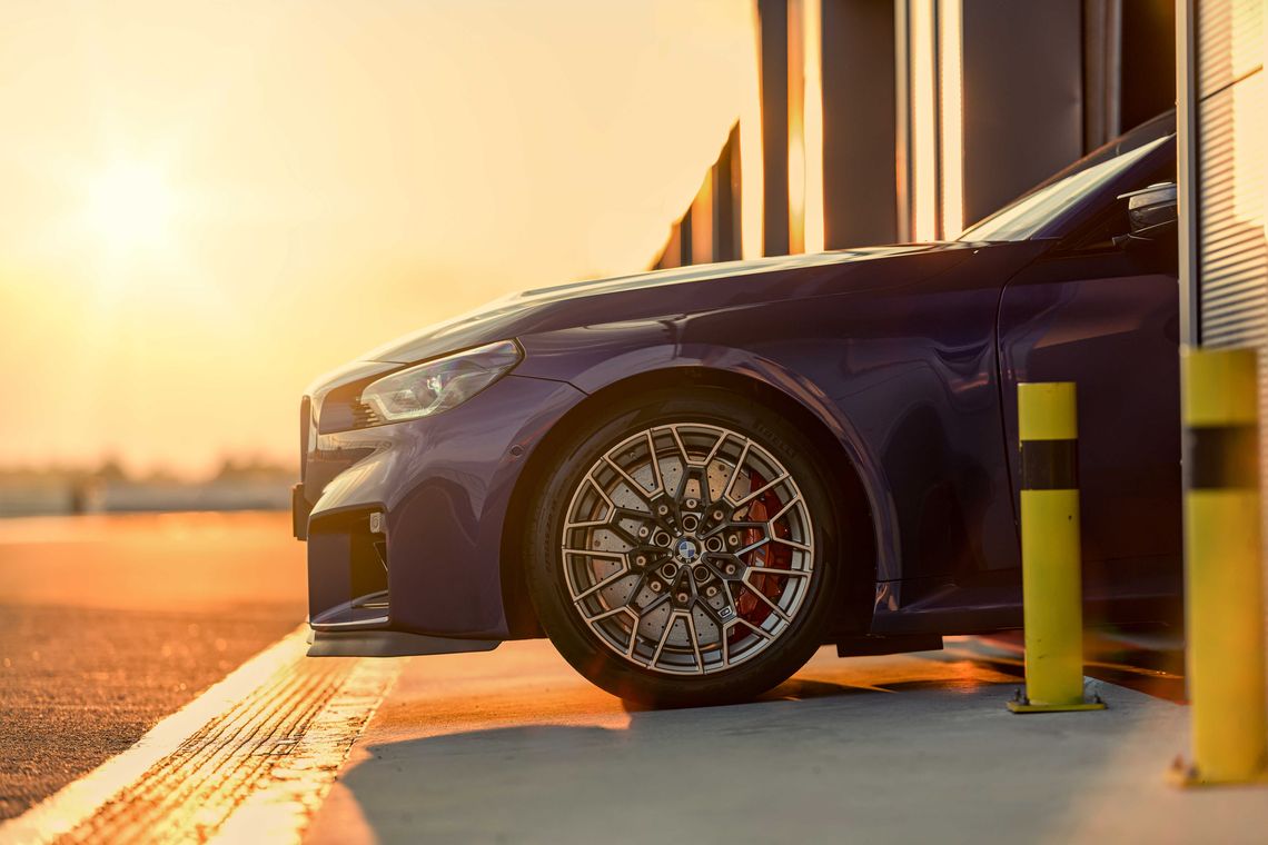 Jak wygląda codzienna praca blacharza samochodowego w Autoryzowanym Serwisie BMW?