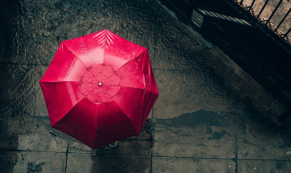 deszcz, parasol, pogoda pomorze