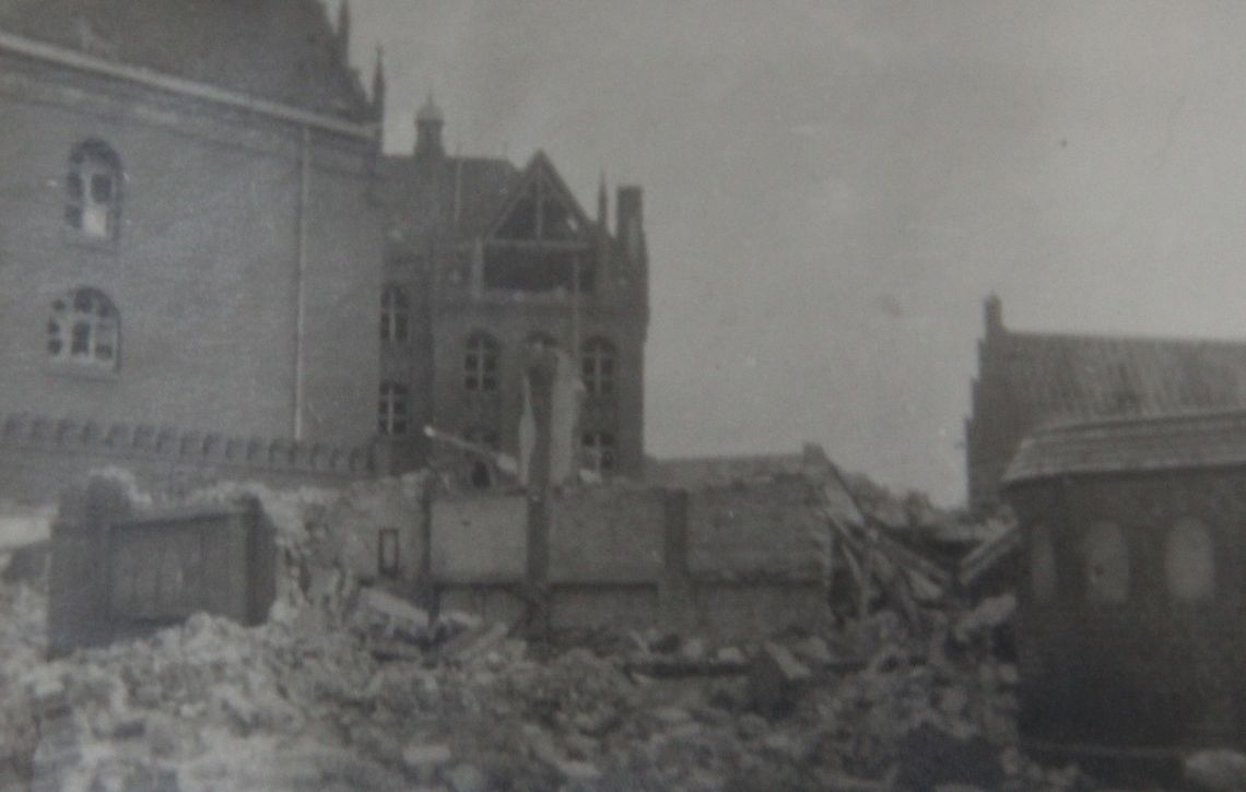 Gdańska Jedynka - od tradycji przedwojennego Gimnazjum Polskiego po tajny punkt obserwacyjny SB