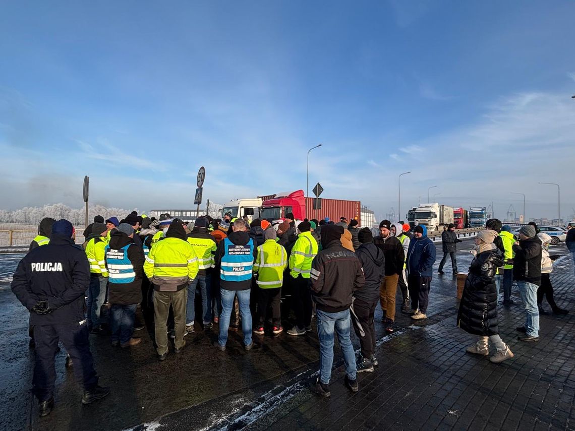 Jest porozumienie protestujących przewoźników i Baltic Hub w Gdańsku protest przewoźników w Gdańsku