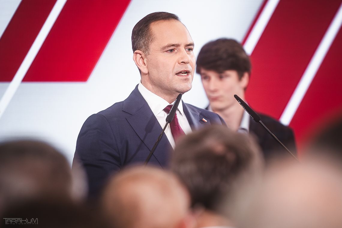 Karol Nawrocki pozywa Onet za tekst o sprowadzaniu prostytutek do hotelu w Sopocie