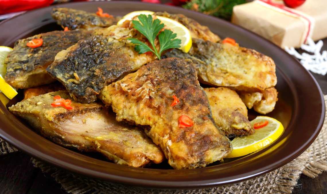 Karp królem Wigilii? Już nie. Polacy coraz częściej wybierają inne ryby Karp królem Wigilii? Już nie. Polacy coraz częściej wybierają inne ryby