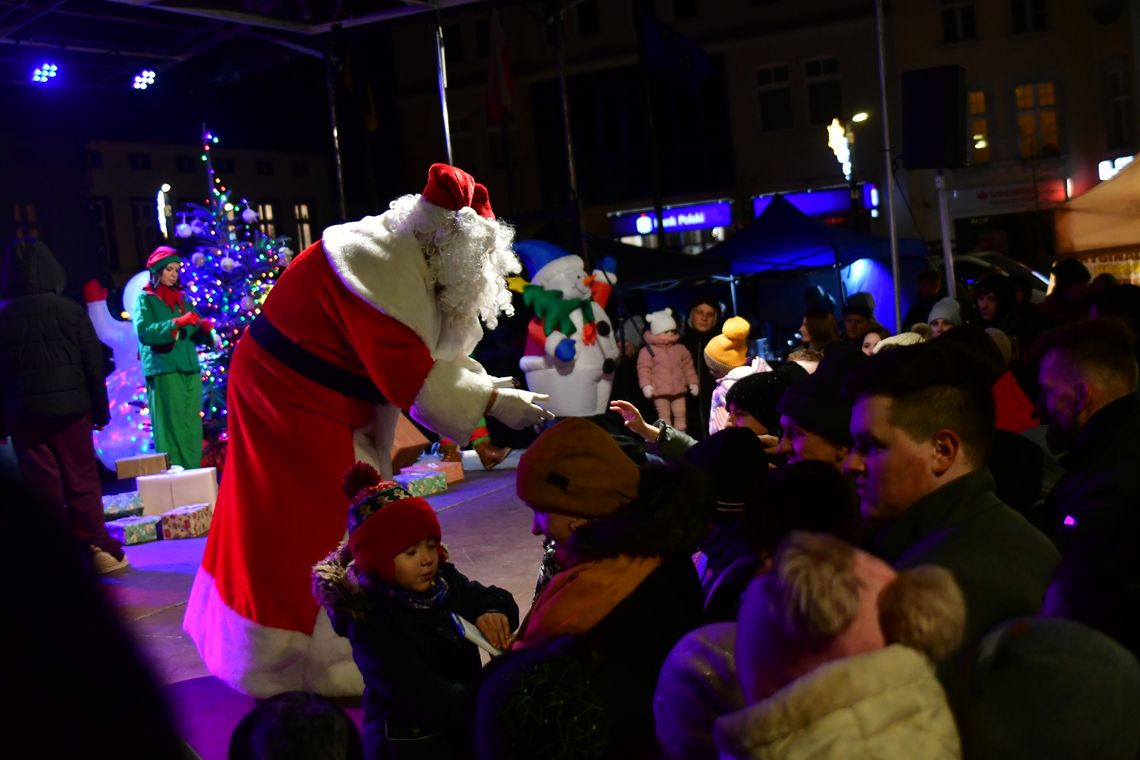 Kaszubska Wigilia na Rynku w Kartuzach. Świąteczna tradycja, która łączy mieszkańców Kaszubska Wigilia na Rynku w Kartuzach 2025