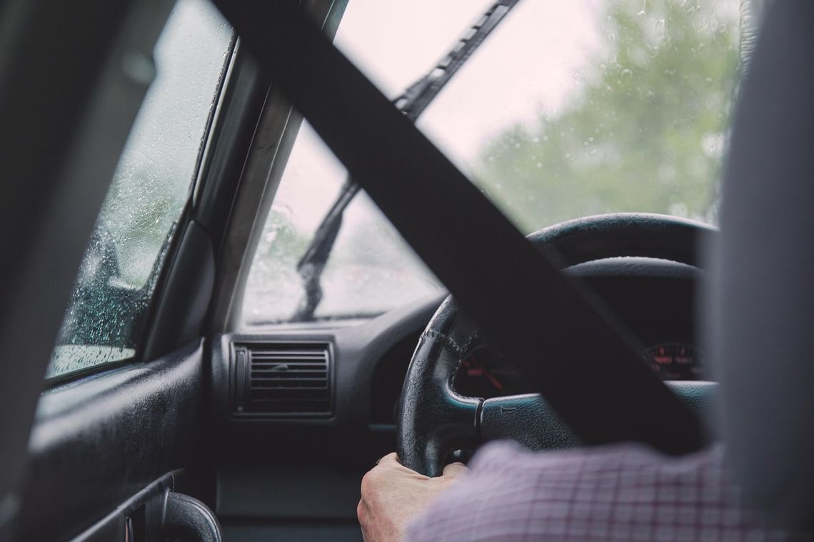 Kierował citroenem i pił wódkę. Wydmuchał aż 2,5 promila