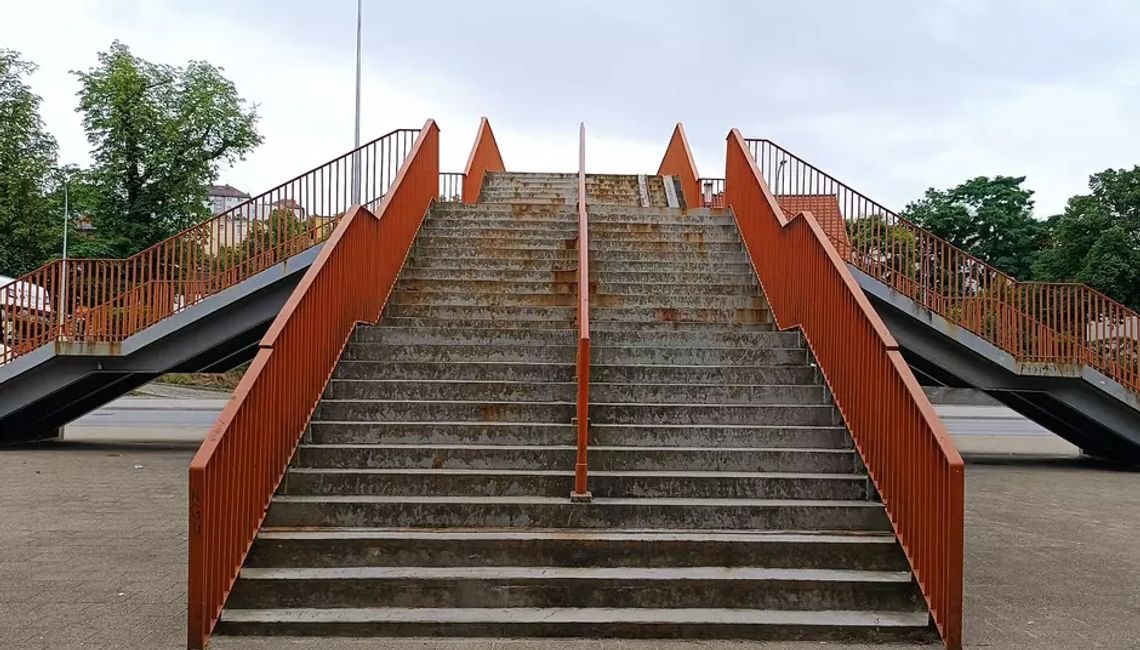 Kładki na gdańskiej Oruni przejdą lifting. Prace trwają