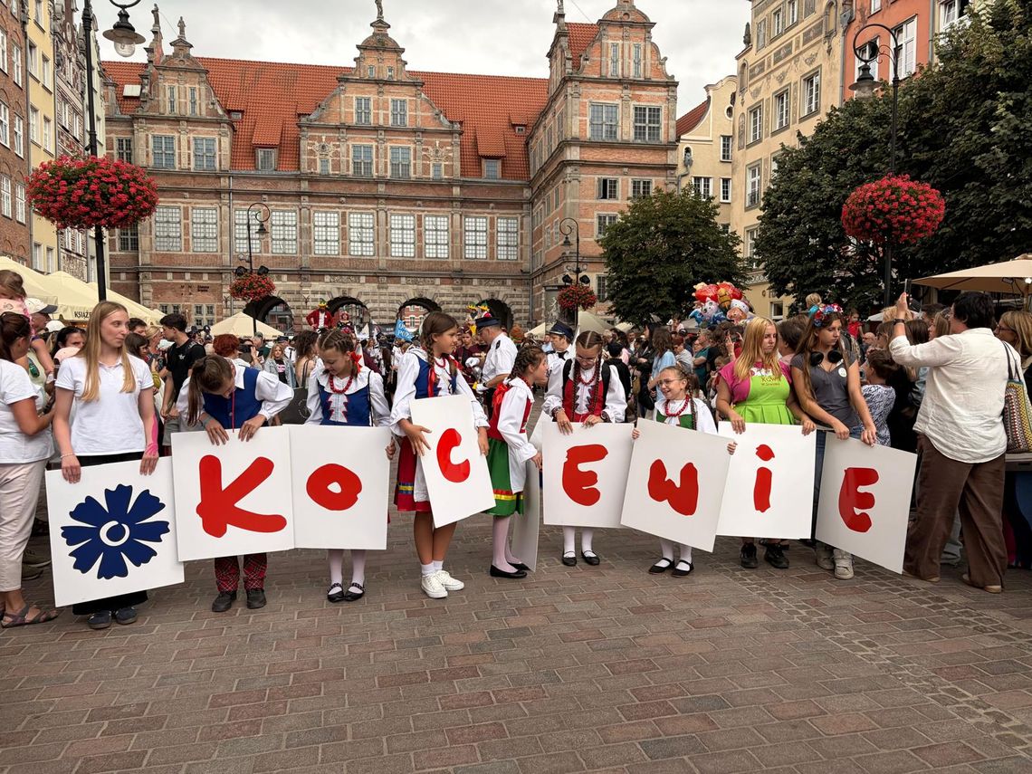 Kociewiacy opanowali Gdańsk. Rekordowy Korowód Kociewski podczas Święta Kociewia