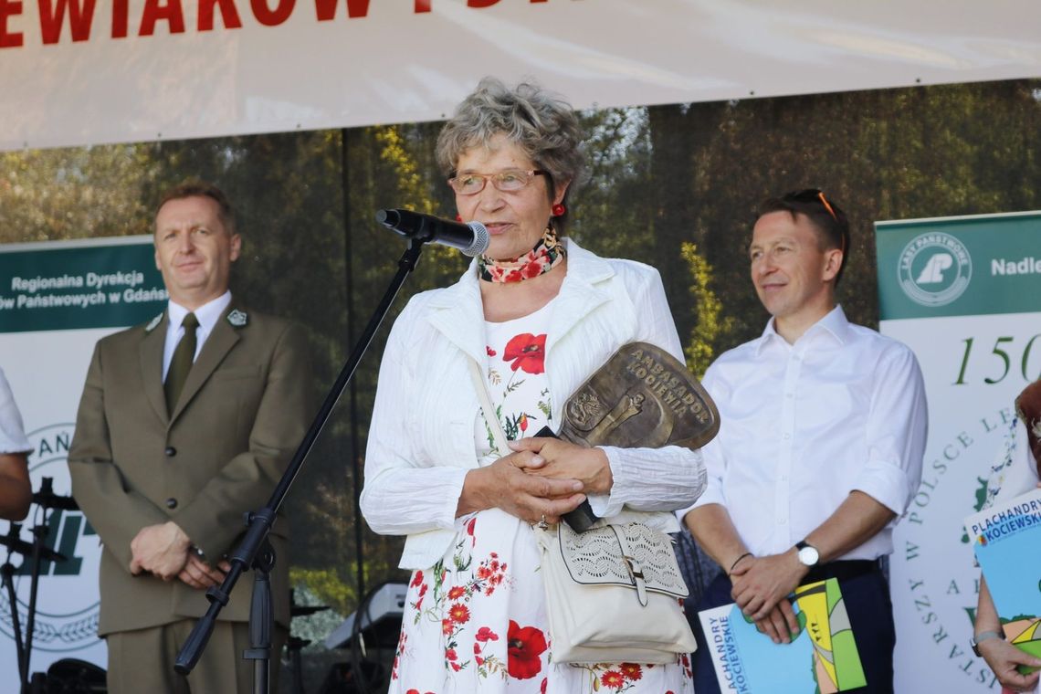 Kociewiacy plachandrują na doroczny zlot do Arboretum w  Wirtach