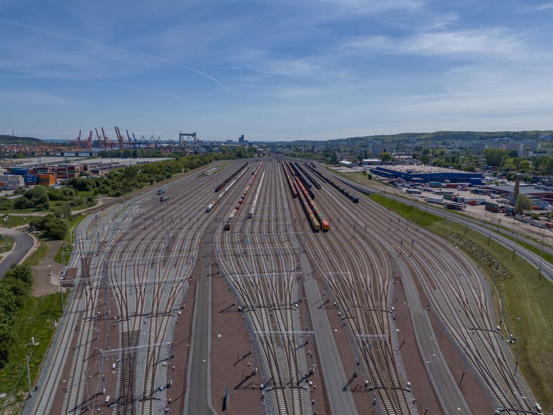 Przebudowa węzła kolejowego Port Gdynia zakończona. Ma 39 torów!