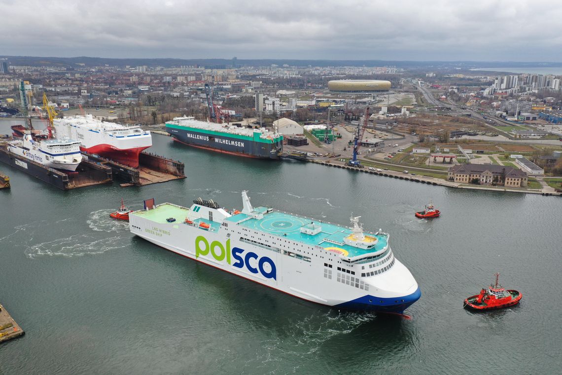 Końcowy etap budowy promu Ro-Pax NB101, przyszłego Jantar Unity prom Jantar Unity w Gdańskiej Stoczni Remontowej