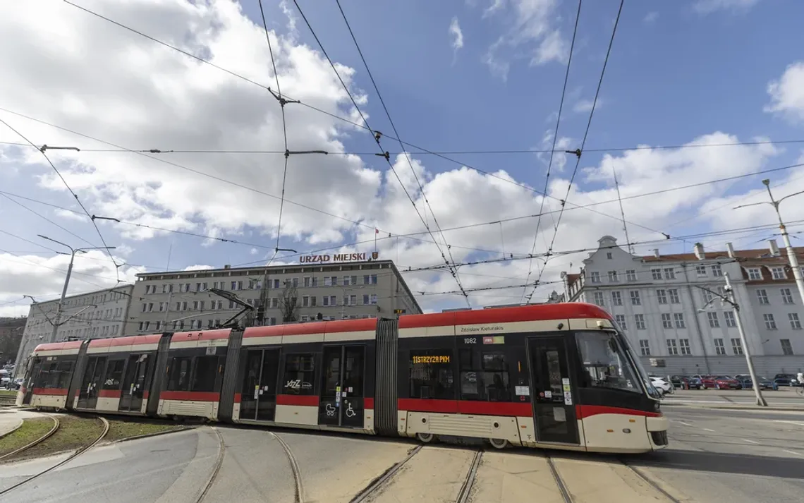 Koniec remontu trakcji w centrum Gdańska. Tramwaje wracają na stałe trasy Koniec remontu trakcji w centrum Gdańska. Tramwaje wracają na stałe trasy