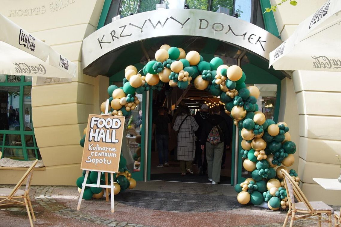 Krzywy Domek w Sopocie już działa! Food hall w sercu Monciaka
