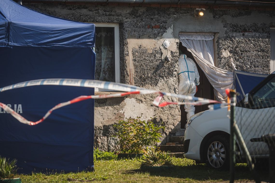 "Dom zły" w Czernikach. Latami znęcał się nad córką i ją gwałcił. Piotr G. skazany Latami znęcał się nad córką i ją gwałcił. Piotr G. z Czernik skazany