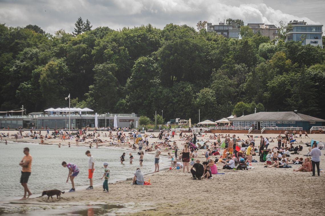 plażowicze w Gdyni, lato 2025